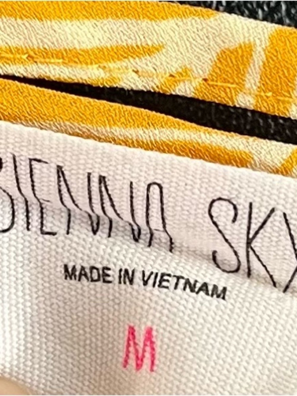 Sienna Sky sleeveless blouse size medium - Picture 6 of 8